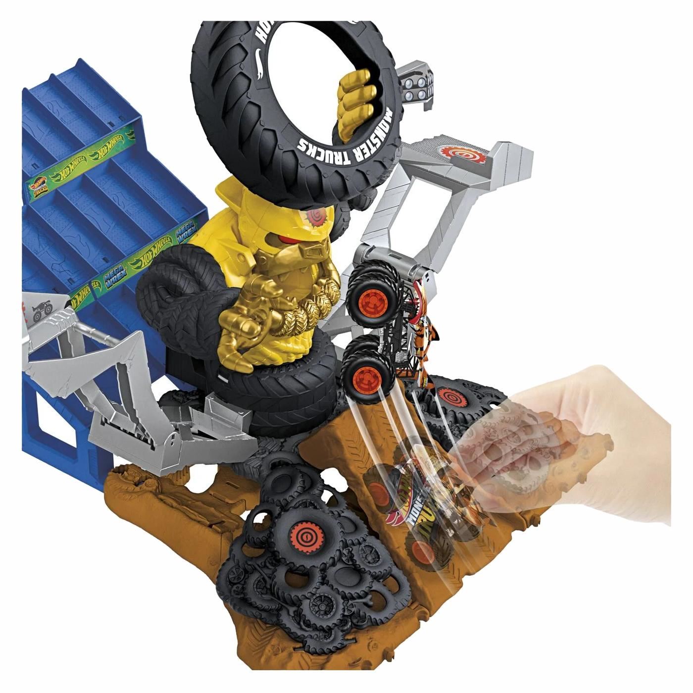 Hot Wheels Mega-Wrex vs Crushzilla