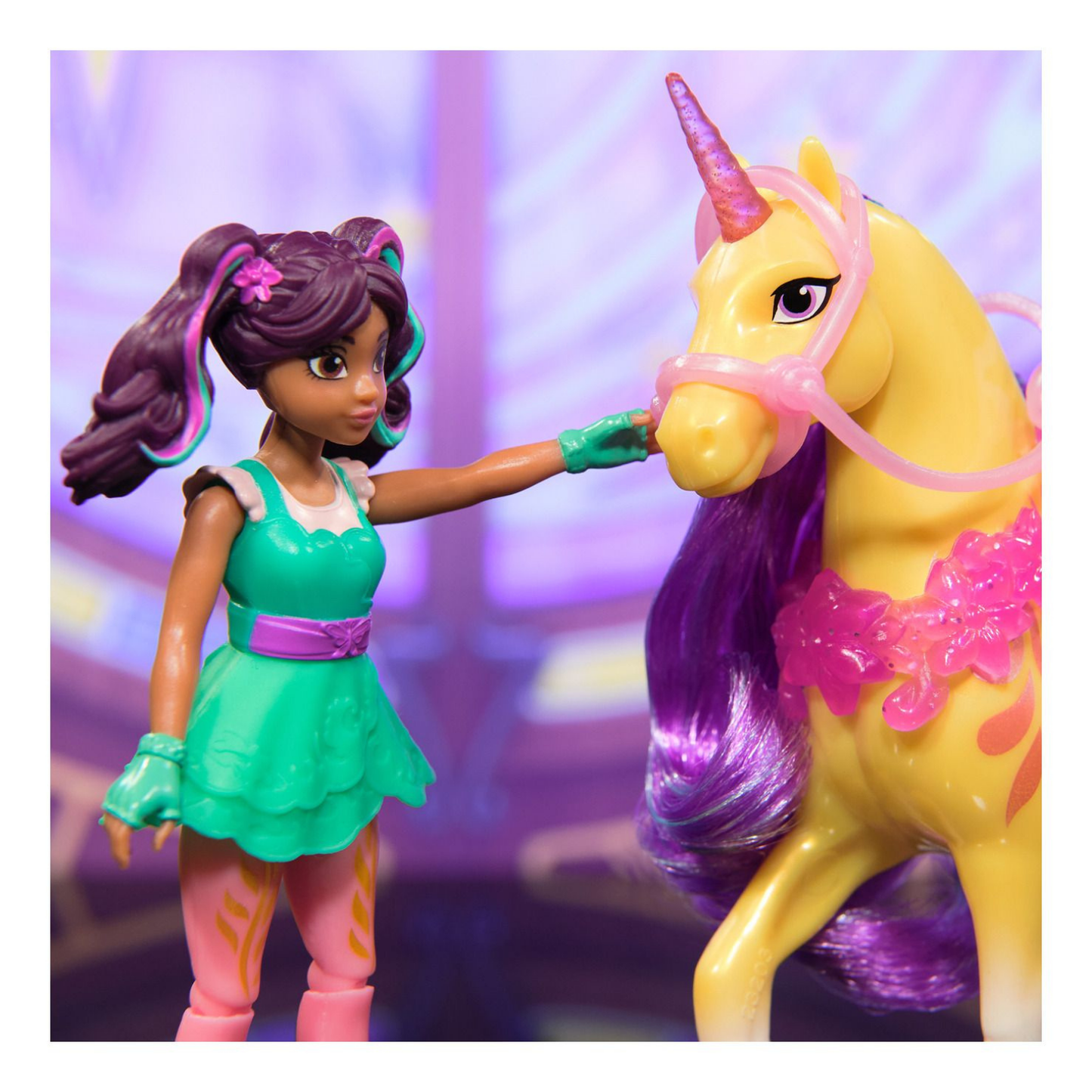 Unicorn Academy Small Doll Ava & Leaf