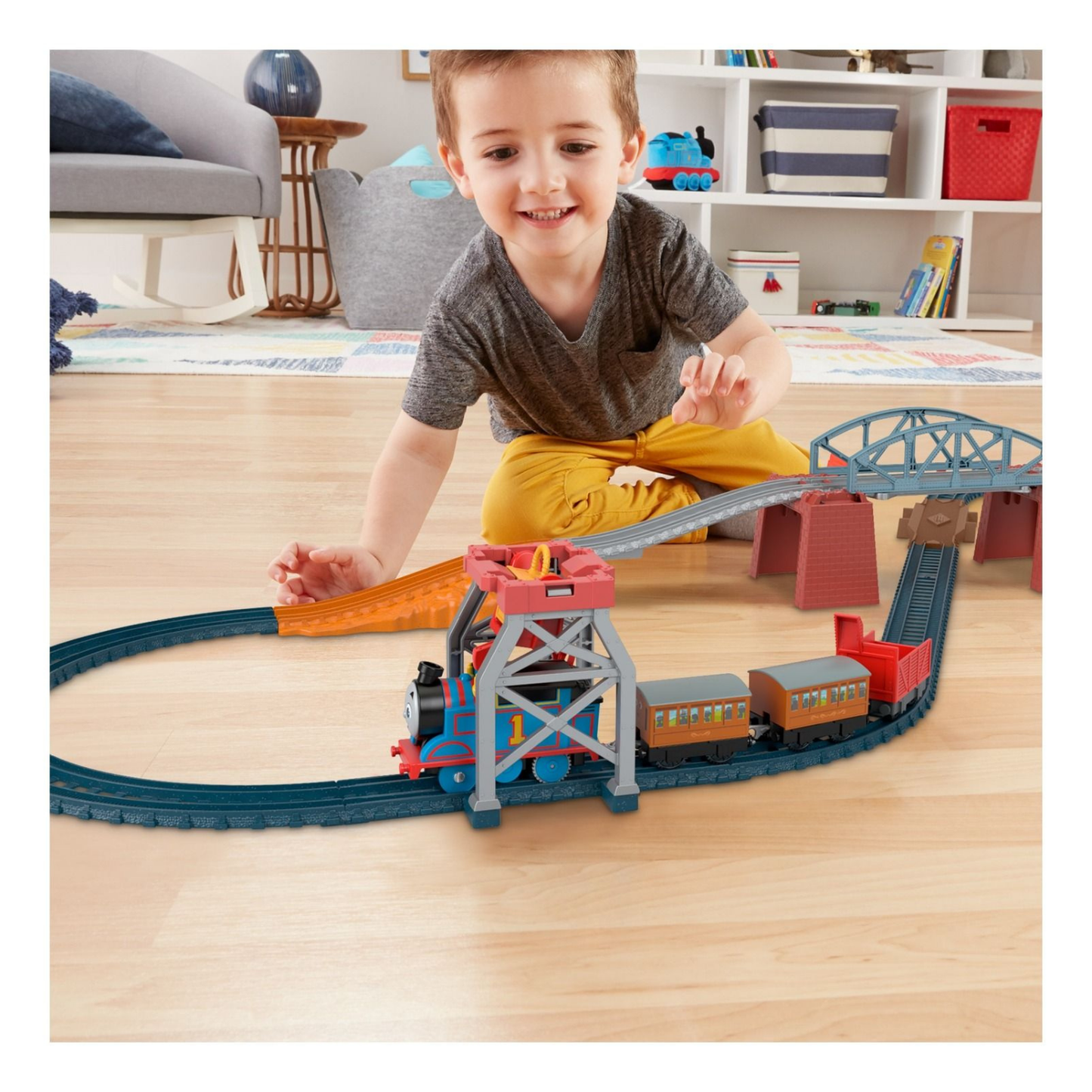 Fisher-Price Thomas & Friends 3-in-1 Package Pickup Train Set with motorized Thomas