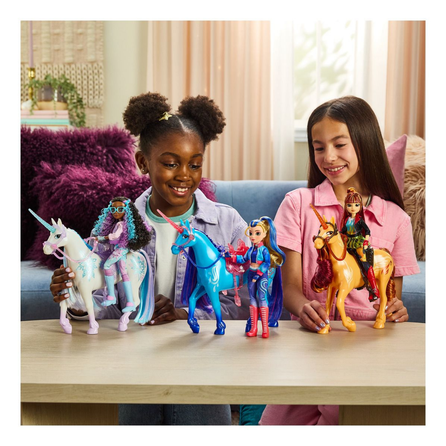 Unicorn Academy Small Doll Valentina & Cinder