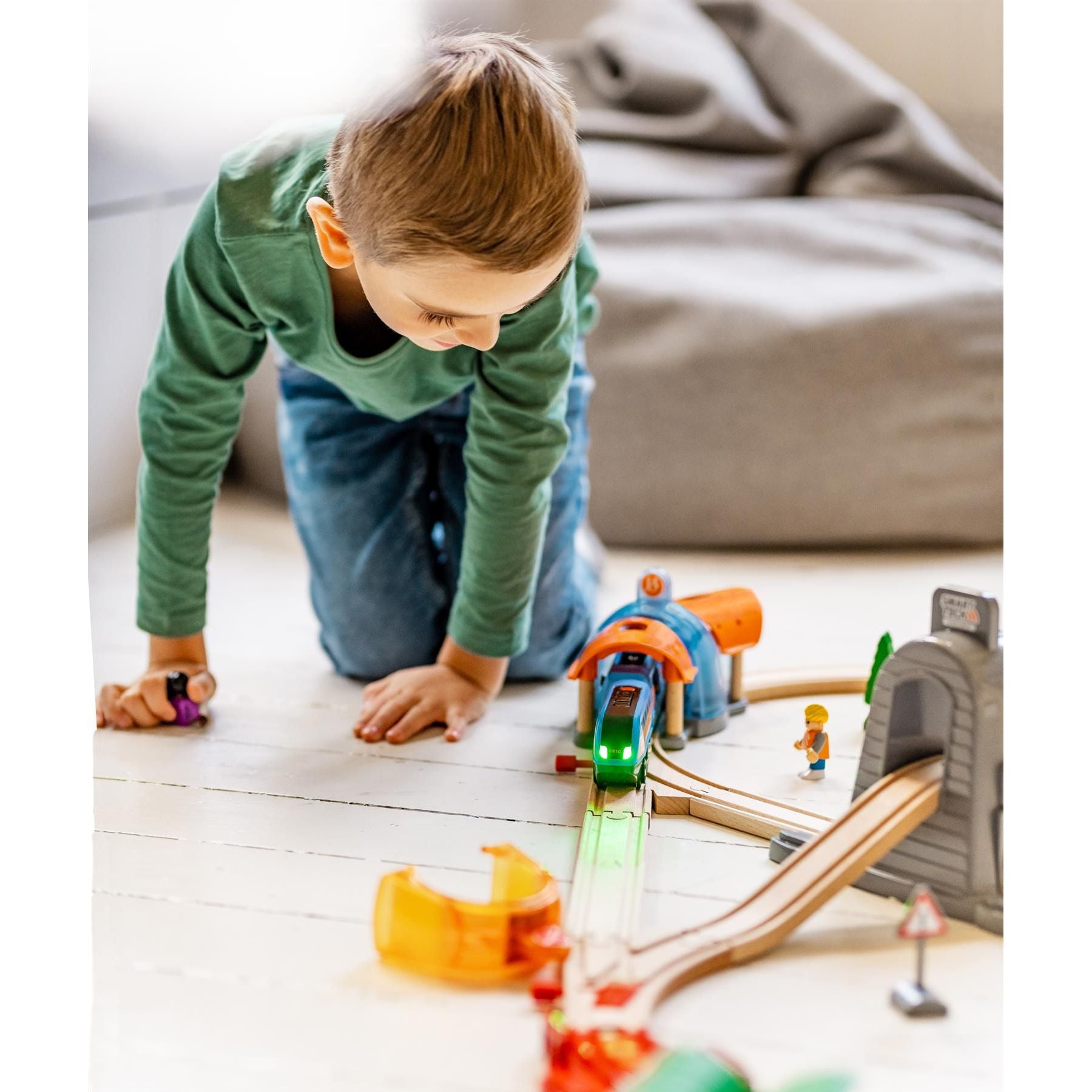 BRIO World - Smart Tech Sound - Action Tunnel Travel Set