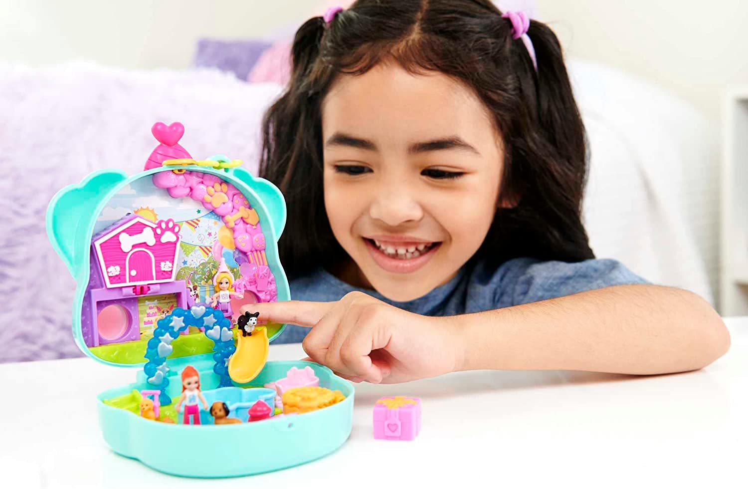 Polly Pocket Mini Toys, Doggy Birthday Bash Compact Playset with 2 Micro Dolls and 14 Accessories, Pocket World Travel Toys with Surprise Reveals